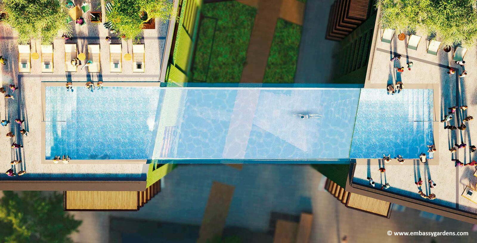 25-Meter-Pool zwischen zwei Gebäuden: Würden Sie darin schwimmen?
